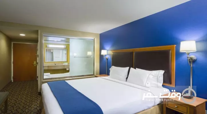 هتل هالیدی این اکسپرس سن پترزبورگ